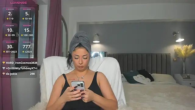 Awesome Jolie online show from 11/08/25, 06:46