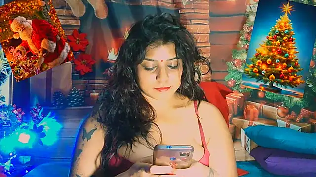 Snapshot of RoyalIndianCreamPuff chatting on 12/20/24, 06:56 RoyalIndianCreamPuff online show from 12/20/24, 06:56