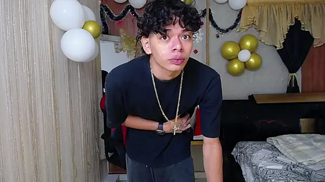 Snapshot of Harry_jhonsson chatting on 11/16/25, 10:37 Harry jhonsson online show from 11/16/25, 10:37