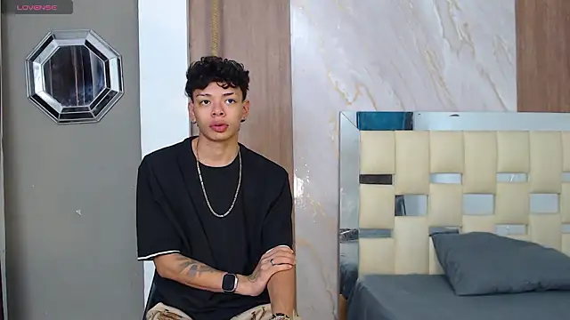 Snapshot of Harry_jhonsson chatting on 03/08/26, 01:03 Harry jhonsson online show from 03/08/26, 01:03