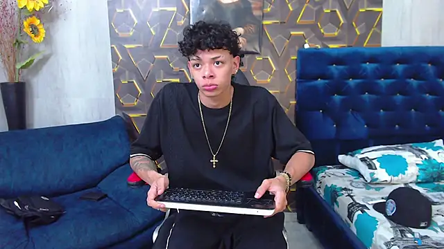 Snapshot of Harry_jhonsson chatting on 03/14/26, 11:21 Harry jhonsson online show from 03/14/26, 11:21