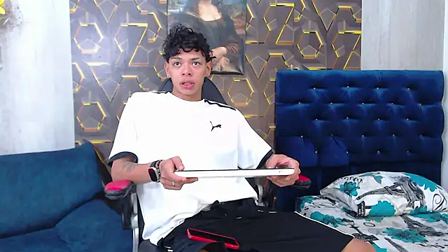 Snapshot of Harry_jhonsson chatting on 03/24/26, 09:09 Harry jhonsson online show from 03/24/26, 09:09