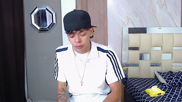 Snapshot of Harry_jhonsson chatting on 04/08/26, 09:59 Harry jhonsson online show from 04/08/26, 09:59