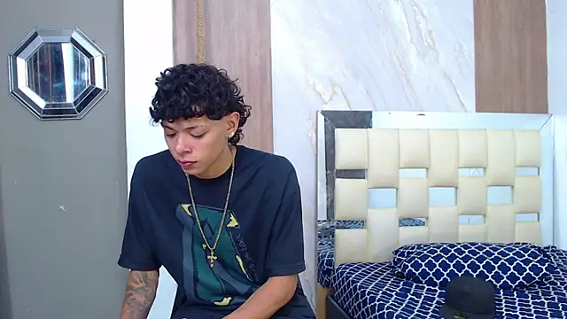 Snapshot of Harry_jhonsson chatting on 04/17/26, 12:35 Harry jhonsson online show from 04/17/26, 12:35