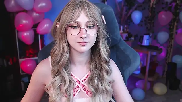 Rory Pink online show from 02/15/25, 03:06