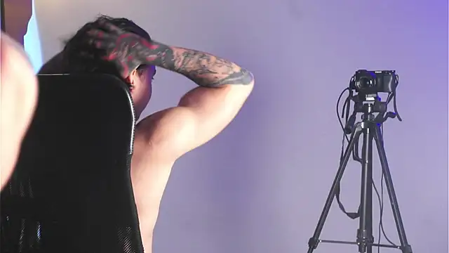 dantecoppolaa  online show from 12/23/24, 07:20