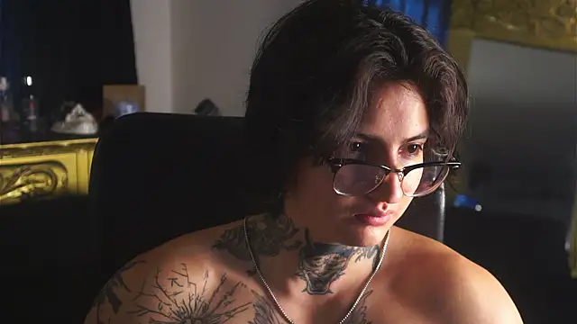 dantecoppolaa  online show from 02/21/25, 03:32