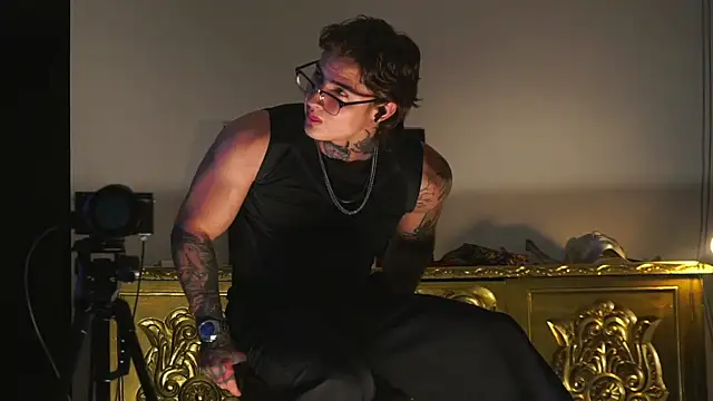 dantecoppolaa  online show from 09/24/25, 11:52