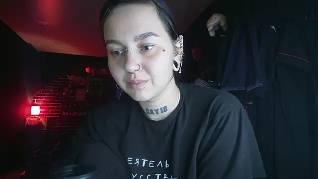 Snapshot of MoorderxDoll chatting on 12/06/24, 12:56 MoorderxDoll online show from 12/06/24, 12:56