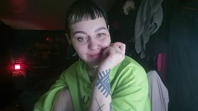 Snapshot of MoorderxDoll chatting on 01/01/25, 01:26 MoorderxDoll online show from 01/01/25, 01:26