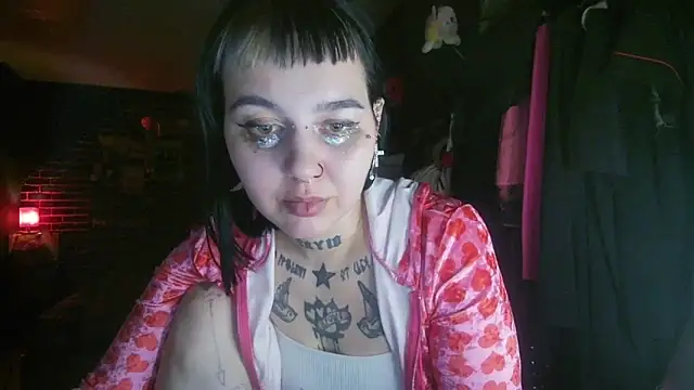 Snapshot of MoorderxDoll chatting on 01/08/25, 10:16 MoorderxDoll online show from 01/08/25, 10:16