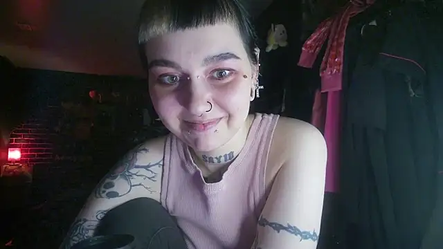 Snapshot of MoorderxDoll chatting on 01/12/25, 06:38 MoorderxDoll online show from 01/12/25, 06:38