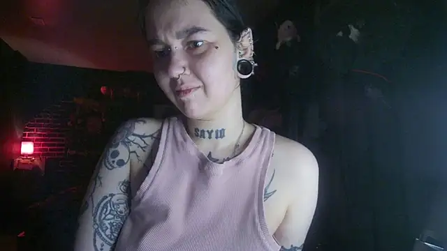 Snapshot of MoorderxDoll chatting on 02/16/25, 11:37 MoorderxDoll online show from 02/16/25, 11:37