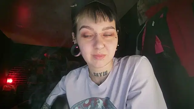 Snapshot of MoorderxDoll chatting on 03/02/25, 11:07 MoorderxDoll online show from 03/02/25, 11:07