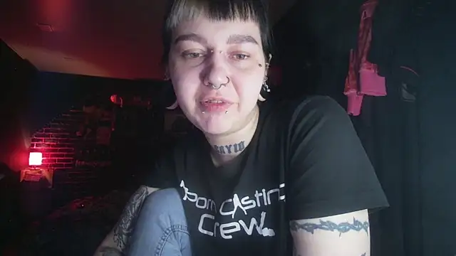 Snapshot of MoorderxDoll chatting on 03/16/25, 12:00 MoorderxDoll online show from 03/16/25, 12:00