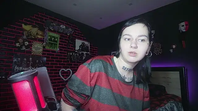 Snapshot of MoorderxDoll chatting on 10/19/25, 07:14 MoorderxDoll online show from 10/19/25, 07:14