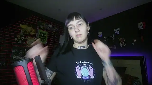 Snapshot of MoorderxDoll chatting on 11/25/25, 07:36 MoorderxDoll online show from 11/25/25, 07:36