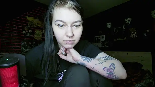 Snapshot of MoorderxDoll chatting on 07/08/26, 10:25 MoorderxDoll online show from 07/08/26, 10:25