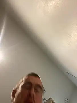 Snapshot of sunsylvain chatting on 10/31/25, 05:14 sunsylvain online show from 10/31/25, 05:14