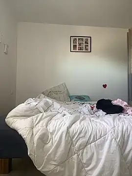 Snapshot of sunsylvain chatting on 11/01/25, 10:17 sunsylvain online show from 11/01/25, 10:17