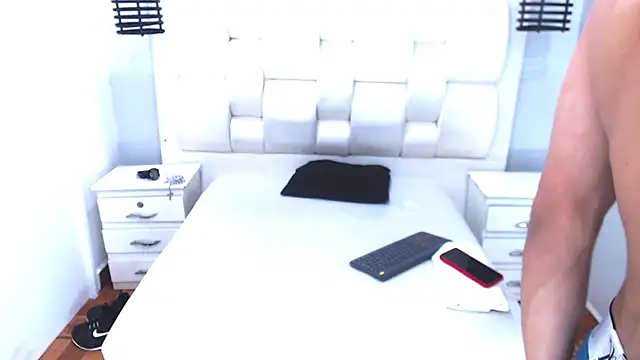 Snapshot of mailo_bronw chatting on 03/18/25, 08:26 mailo bronw online show from 03/18/25, 08:26