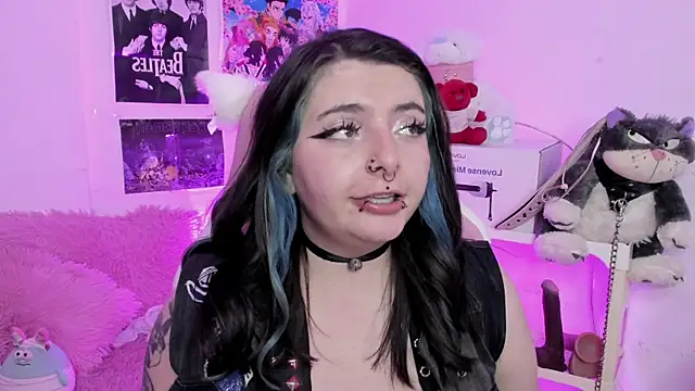 Snapshot of Sachi_Meow chatting on 12/19/25, 07:10 Sachi Meow online show from 12/19/25, 07:10