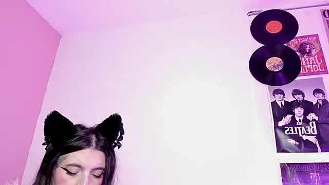 Snapshot of Sachi_Meow chatting on 12/22/25, 03:36 Sachi Meow online show from 12/22/25, 03:36