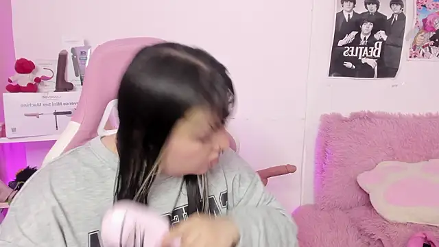 Snapshot of Sachi_Meow chatting on 02/19/26, 12:34 Sachi Meow online show from 02/19/26, 12:34