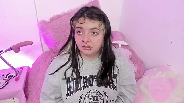 Snapshot of Sachi_Meow chatting on 02/20/26, 11:43 Sachi Meow online show from 02/20/26, 11:43