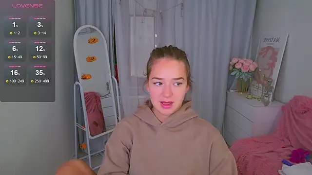 LovelyJessie online show from 10/14/25, 01:56