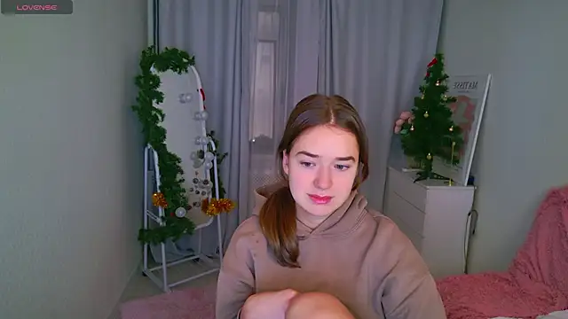 LovelyJessie online show from 12/15/25, 01:37