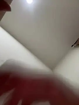 Snapshot of ayyyyou chatting on 04/25/26, 02:03 ayyyyou online show from 04/25/26, 02:03