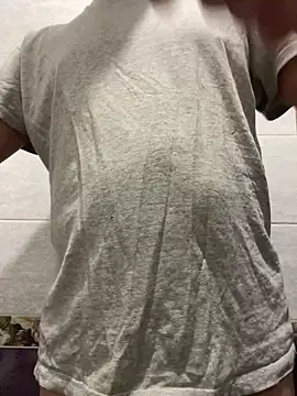 Snapshot of vanho29 chatting on 04/12/26, 11:43 vanho29 online show from 04/12/26, 11:43