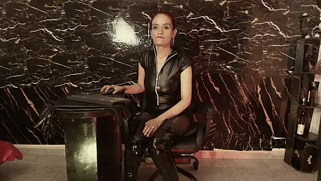 Julieta Wall  online show from 09/14/25, 10:31