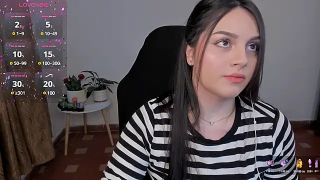 Snapshot of anaveleeez chatting on 12/24/24, 09:22 anaveleeez online show from 12/24/24, 09:22