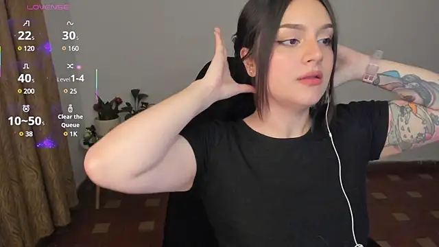 Snapshot of anaveleeez chatting on 02/26/25, 11:26 anaveleeez online show from 02/26/25, 11:26