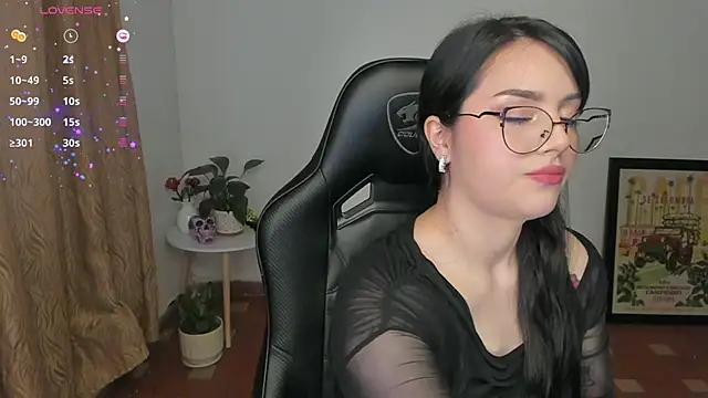 Snapshot of anaveleeez chatting on 10/05/25, 09:56 anaveleeez online show from 10/05/25, 09:56