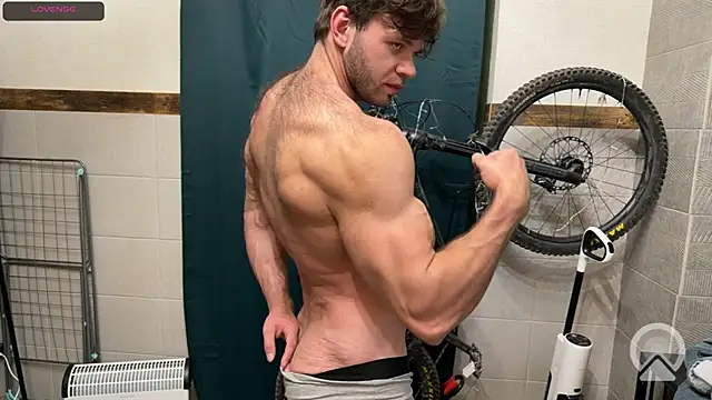 Snapshot of ericeric507 chatting on 02/22/26, 05:22 ericeric507 online show from 02/22/26, 05:22