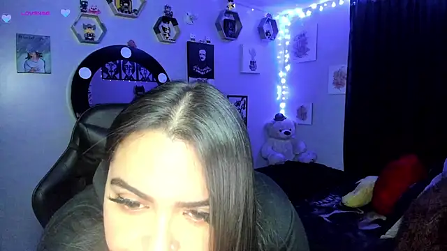 Snapshot of Luise_Meyrink chatting on 02/21/25, 06:29 Luise Meyrink online show from 02/21/25, 06:29