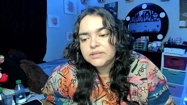 Snapshot of Luise_Meyrink chatting on 11/07/25, 03:06 Luise Meyrink online show from 11/07/25, 03:06