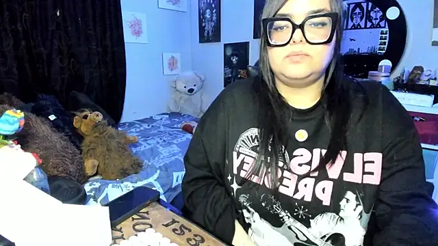 Snapshot of Luise_Meyrink chatting on 11/18/25, 03:34 Luise Meyrink online show from 11/18/25, 03:34