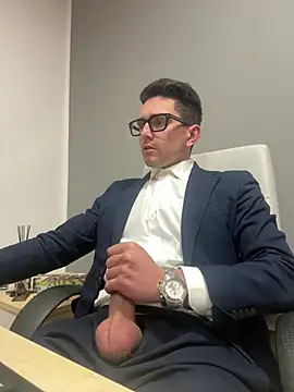 Snapshot of masterboss_ chatting on 01/12/26, 12:43 masterboss online show from 01/12/26, 12:43