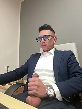 Snapshot of masterboss_ chatting on 02/23/26, 12:57 masterboss online show from 02/23/26, 12:57