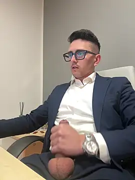 Snapshot of masterboss_ chatting on 02/25/26, 01:32 masterboss online show from 02/25/26, 01:32