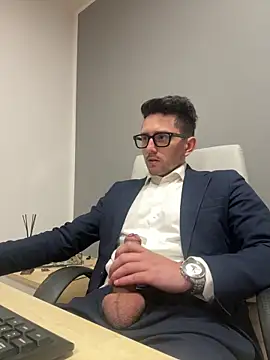 Snapshot of masterboss_ chatting on 03/27/26, 12:49 masterboss online show from 03/27/26, 12:49