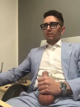 Snapshot of masterboss_ chatting on 04/16/26, 11:55 masterboss online show from 04/16/26, 11:55