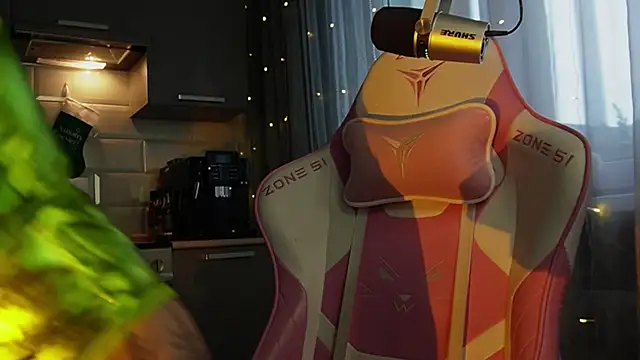 Snapshot of BOOLOCHKAA chatting on 12/23/24, 08:33 BOOLOCHKAA online show from 12/23/24, 08:33