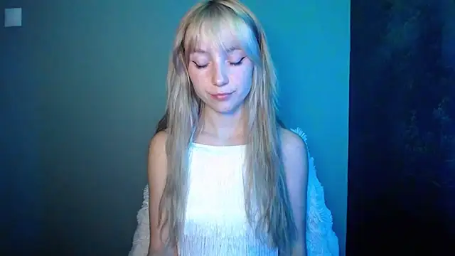 LuciaYoung online show from 09/21/25, 07:26