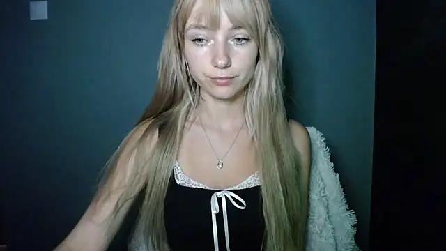 LuciaYoung online show from 09/26/25, 07:01