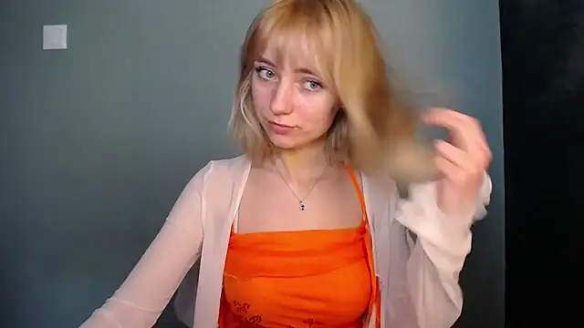 LuciaYoung online show from 03/05/26, 01:18